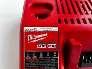 Cargador Milwaukee M12 M18 120V
