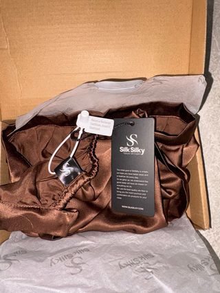 Cuffia notte in seta marrone