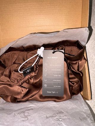 Cuffia notte in seta marrone