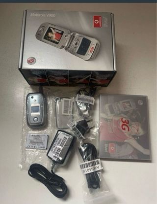 Motorola V980 Vodafone 3G Plata sin usar .