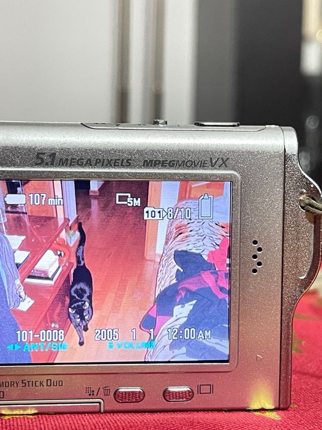 Cámara Digital Sony DSC-T7 Plata