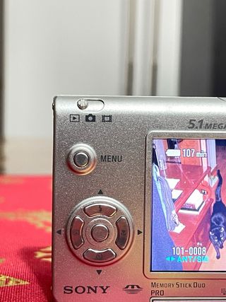 Cámara Digital Sony DSC-T7 Plata