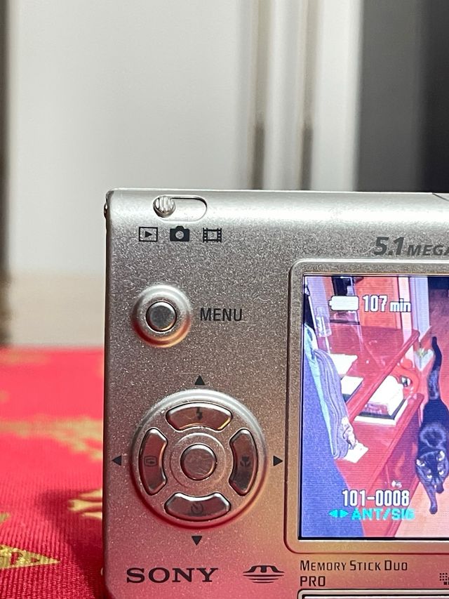 Cámara Digital Sony DSC-T7 Plata