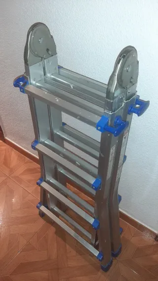 Escalera aluminio plegable multiusos