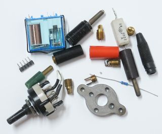 LOTE DE COMPONENTES ELECTRONICOS VARIADOS (L3)