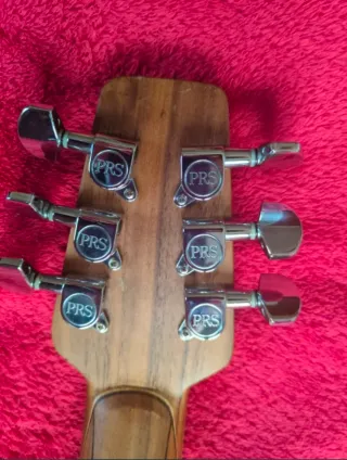 Guitarras zurdas: Luthier y Harley Benton