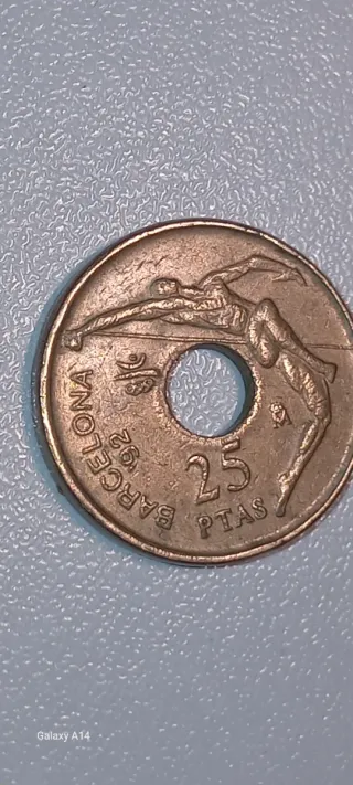 Moneda España 1995 con agujero