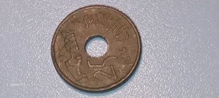 Moneda España 1995 con agujero