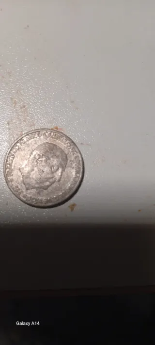 Moneda España 1995 con agujero