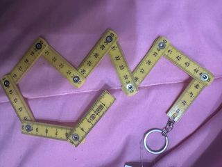 Portachiavi metro giallo