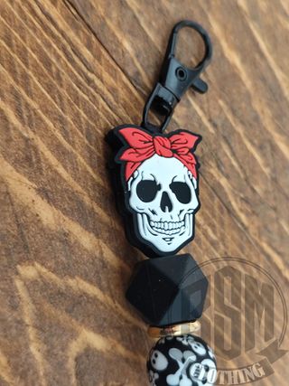 Portachiavi teschio bandana e perline
