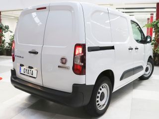 Fiat e-Doblò Furgón 50kWh L1H1 100 kW (136 CV)