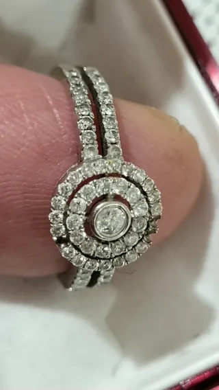 Anillo oro blanco con diamantes