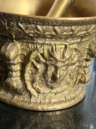 Almirez Bronce Macizo Antiguo Relieves