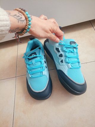 Zapatillas barefoot urbanas