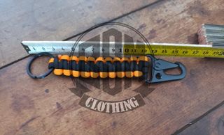 Portachiavi paracord nero e arancione