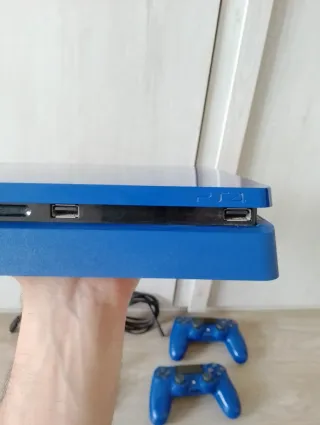 PS4 Slim Blu Edizione Limitata + Giochi e accessor