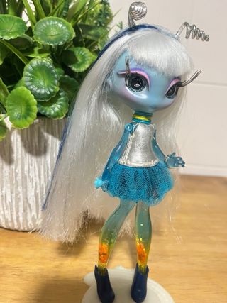 Novi Stars Una Verse Muñeca