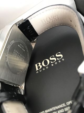 Reloj Hugo Boss Rectangular Elegante Vintage