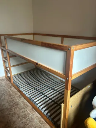 Litera/cama reversible pino/blanco 90x2. Kura ikea