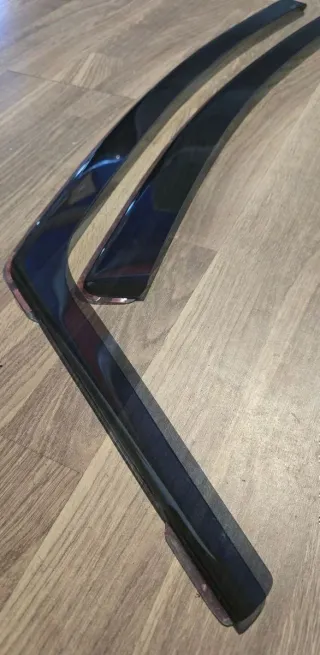 Derivabrisas deflectores de viento ahumados