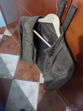 Chaqueta de cuero marrón