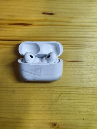 Auriculares inalámbricos blancos