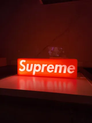 Decorazione luminosa Supreme box logo