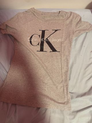 Camiseta Calvin Klein Jeans Gris