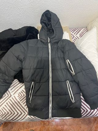 Chaqueta acolchada H&M negra con capucha