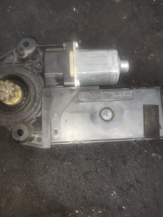 MOTOR ELEVALUNAS DELANTERO DERECHO RENAULT MEGANE
