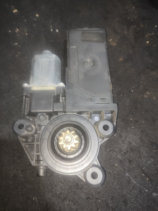 MOTOR ELEVALUNAS DELANTERO DERECHO RENAULT MEGANE