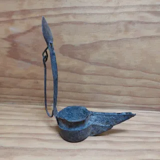 Antiguo candil o lucero de aceite