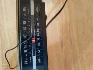 Radio despertador Oskar.