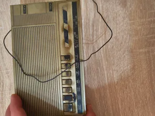 Radio despertador Oskar.