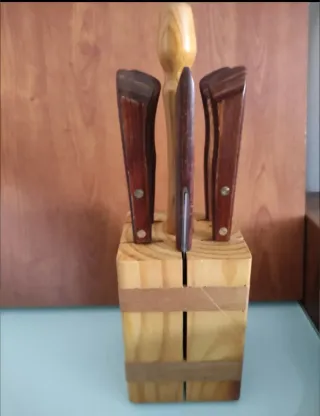 Set de 6 Cuchillos de Madera con Tacoma