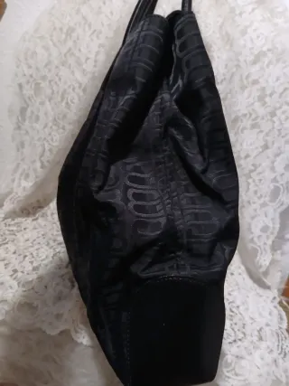 Bolso Tote negro estampado con logos