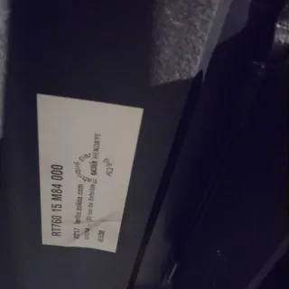 Silla de oficina negra con ruedas