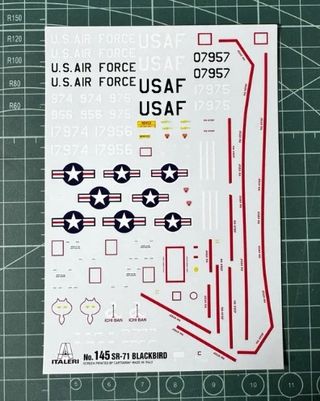 Maqueta Lockheed Martin SR-71 Blackbird + Drone