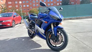 Yamaha R6 YZF 2005 Azul y Blanco