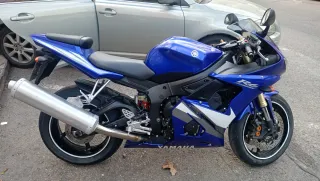 Yamaha R6 YZF 2005 Azul y Blanco