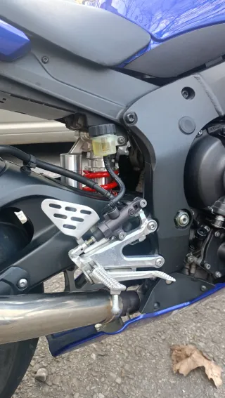 Yamaha R6 YZF 2005 Azul y Blanco