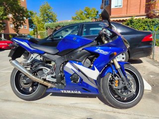 Yamaha R6 YZF 2005 Azul y Blanco