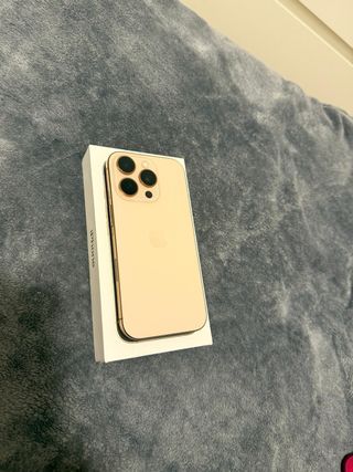 iPhone 16 Pro 256GB Dorado