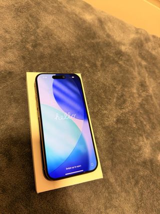 iPhone 16 Pro 256GB Dorado