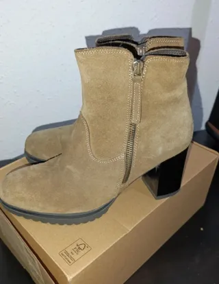 Botines de piel con tacón