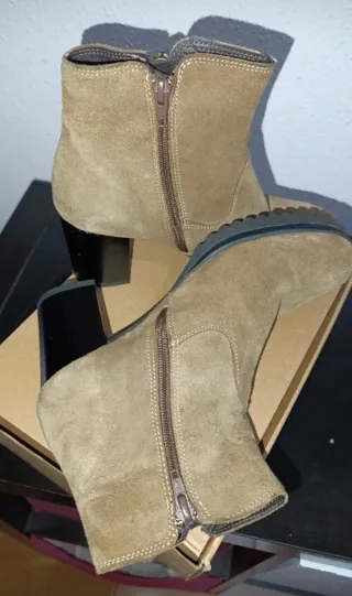 Botines de piel con tacón