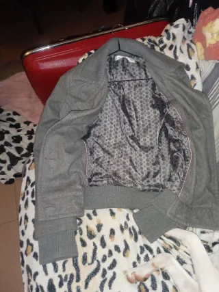 Chaqueta Bershka gris talla l