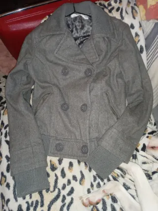 Chaqueta Bershka gris talla l