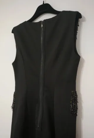 Vestido negro mini con pedrería